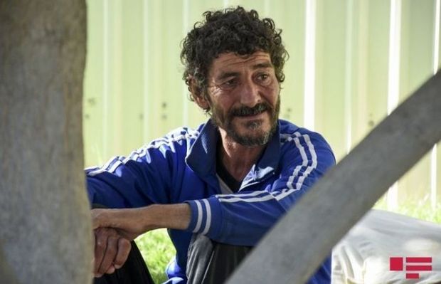 Küçədə yandırılan bomj: “İnsanlardan kömək istəmirəm”