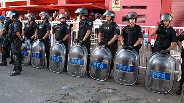 В Аргентине протестуют против коррупции и карантина - ВИДЕО