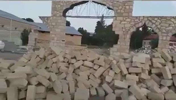 Azərbaycanda şəhid üçün tikilən evi söküb, məscid inşa etdirmək istəyən tutuldu - FOTO