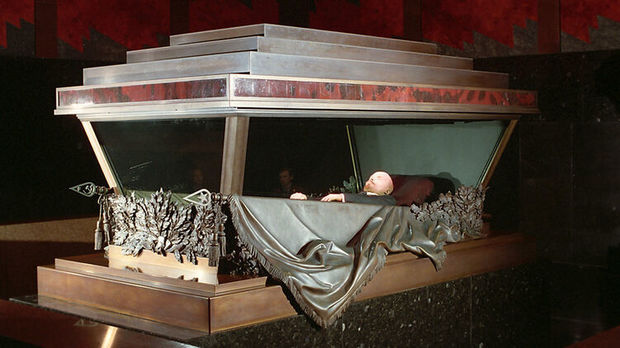 Американский художник хочет выкупить тело Ленина