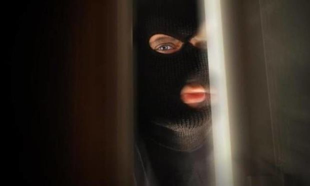 Astarada maskalı şəxslər evə basqın etdilər: Yaralılar var