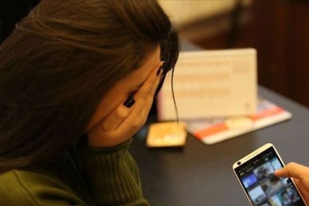 Azərbaycanda qızı video və şəkillərini yayacağı ilə hədələyən şəxs tutuldu