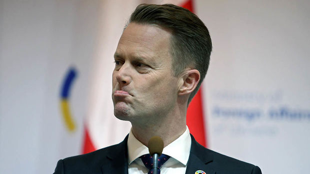 15 yaşlı yeniyetmə ilə yaxınlıq etmiş XİN başçısı ictimaiyyətdən üzr istədi