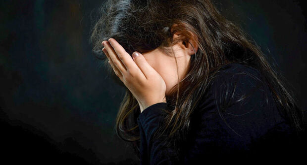 Azyaşlının çılpaq şəkillərini YAYDI - SAXLANILDI