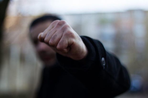 В Баку мужчина избил своего 60-летнего отца