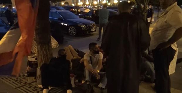 Ermənilər ölkəni tərk etmək üçün aclıq aksiyasına başladılar - FOTO/VİDEO
