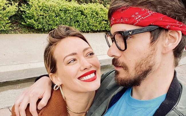 Bu məhşur ELƏ YERİNƏ DÖYMƏ ETDİRDİ Kİ...- FOTO