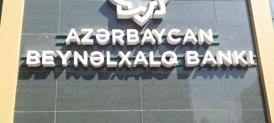 “Xidmət demək olar ki, yox səviyyədədir” – Əliməmməd Nuriyev “Beynəlxalq Bank”-dan yazdı