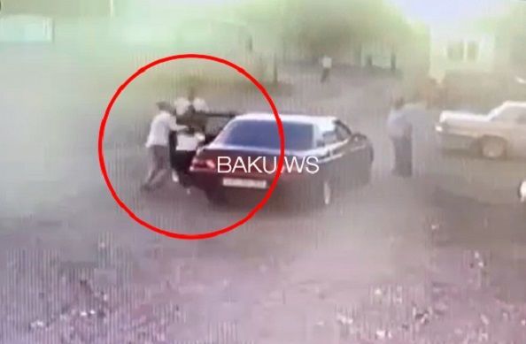 Azərbaycanda oğlan keçmiş sevgilisinə hücum etdi - ANBAAN VİDEO