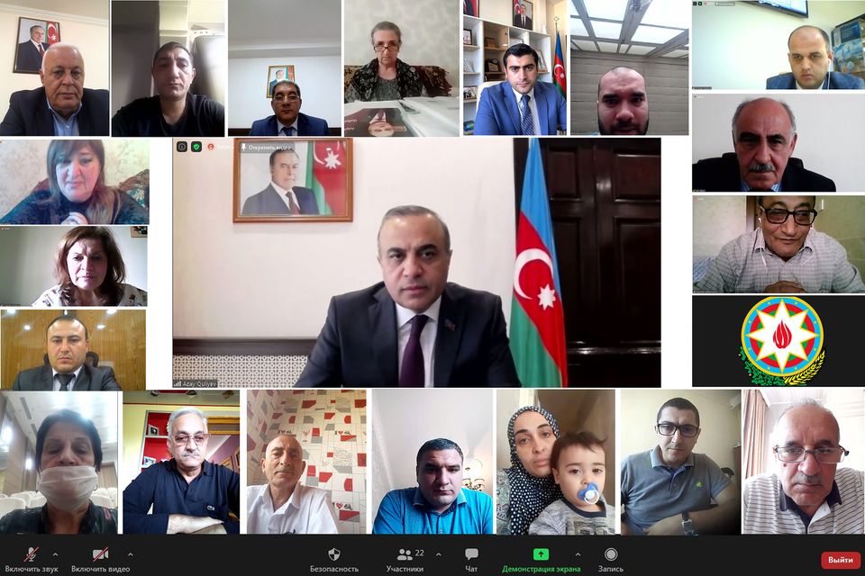 Azay Quliyev seçicilərlə videogörüş keçirib - FOTOLAR