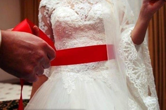 Bakirə “çıxmayan” gəlinə qarşı ər və qayınanadan ŞOK HƏRƏKƏT - Azərbaycanda DƏHŞƏTLİ OLAY