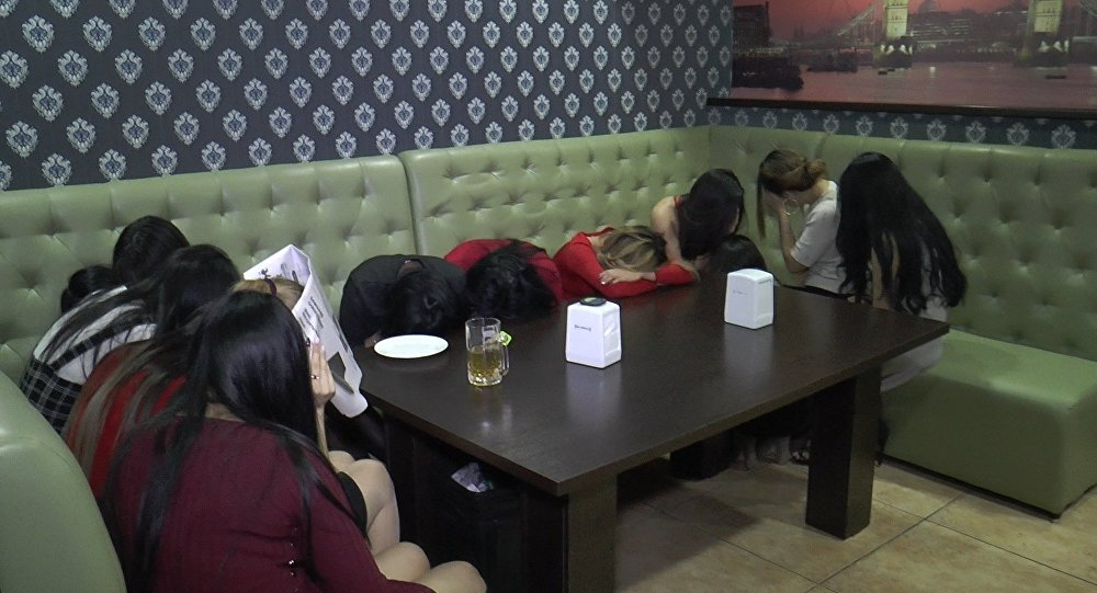 Bakıda poliklinikada BİABIRÇILIQ - Gecə vaxtı əxlaqsız qadınlar gətizdirildi və...