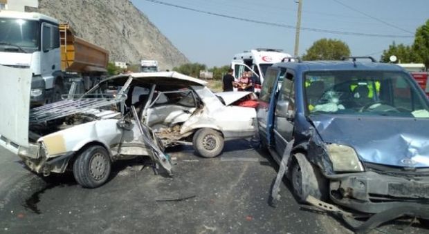 Dəhşətli qəza təhlükəsizlik kameralarına düşdü – ANBAAN VİDEO