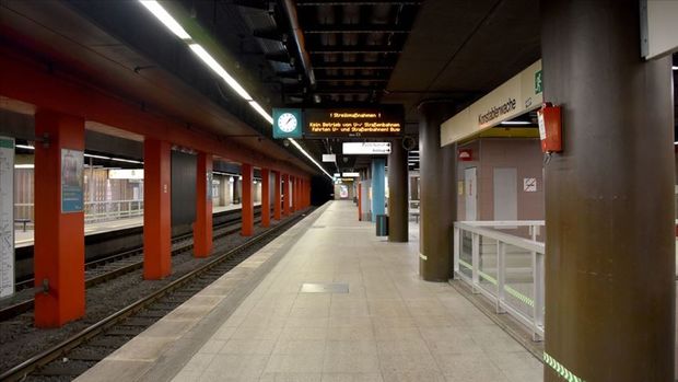 Almaniyada ictimai nəqliyyat işçiləri tətilə çıxdı: Metronun fəaliyyəti dayandı