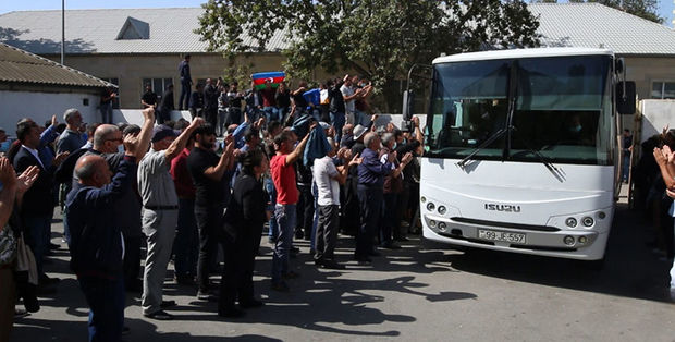 Hərbi vəzifəlilərin səfərbərlik üzrə yola salınmasına başlanıldı - RƏSMİ