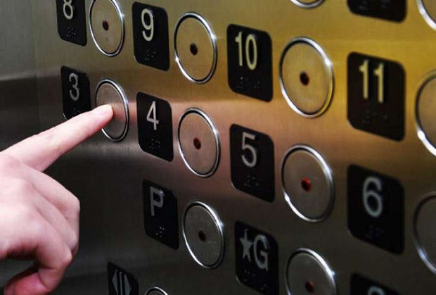 Bakıda iki nəfər köməksiz qaldı