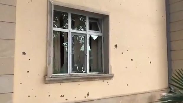 Düşmən dövlət qurumlarının binalarını atəşə tutdu: Yaralılar var - RƏSMİ