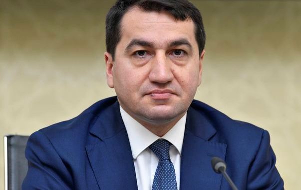 Hikmət Hacıyev: “Dünən Ermənistanın iki “Su-25” təyyarəsi dağa çırpılaraq partlayıb”