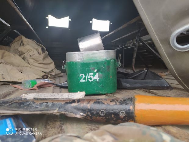 Düşmən hərbi texnikalarını döyüş bölgələrində qoyaraq qaçıb - VİDEO