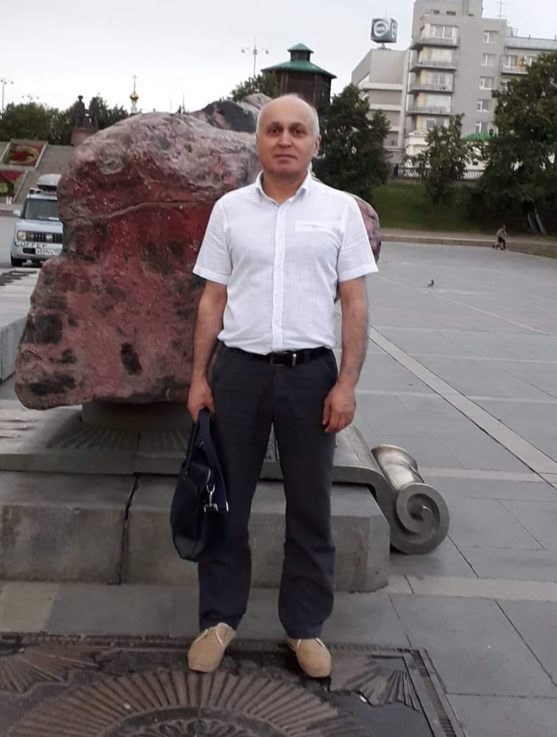 По национальности талыш, общественно-политический деятель Элшан Гасанов