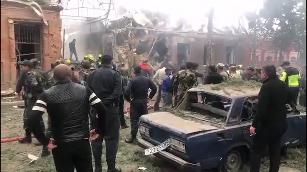 Raket hücumuna məruz qalan Gəncədən görüntülər - VİDEO