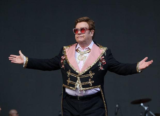 Elton Con Dağlıq Qarabağla bağlı paylaşımını sildi