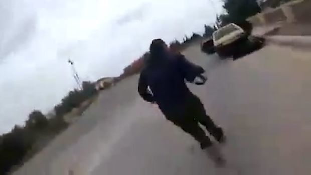 Азербайджанские фотографы под обстрелом на передовой - ВИДЕО