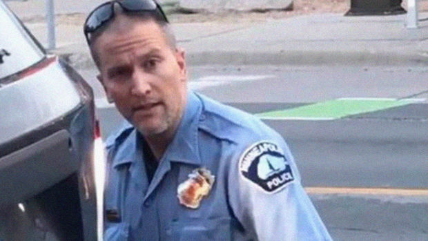 Corc Floydun ölümünə səbəb olan polis sərbəst buraxıldı