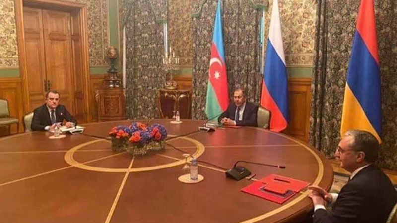 Главы МИД России, Армении и Азербайджана проводят переговоры по Карабаху