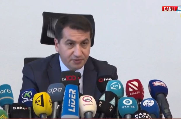 Gəncədə baş verən erməni təxribatı ilə bağlı brifinq keçirilir - CANLI YAYIM