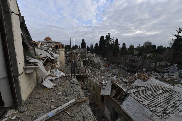 Xarici diplomatlar Gəncədə erməni vəhşiliyi ilə tanış oldular