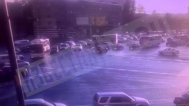 Mikroavtobus sərnişin avtobusuna çırpıldı – ANBAAN VİDEO