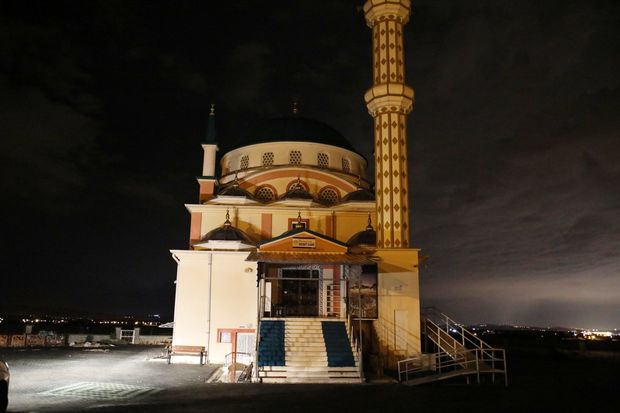 Ankarada məscidi ildırım vurdu, ibadət ocağı alovlara büründü – VİDEO