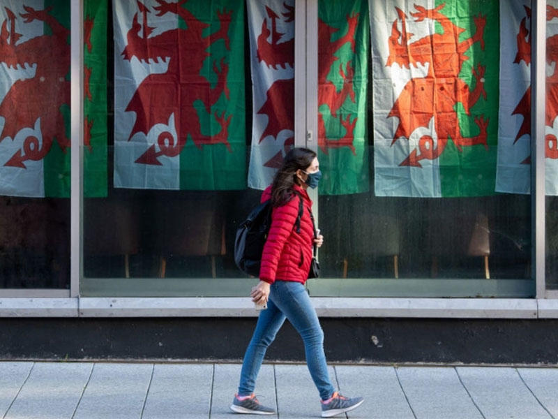 Uelsdə yenidən karantin qaydaları sərtləşdirilib