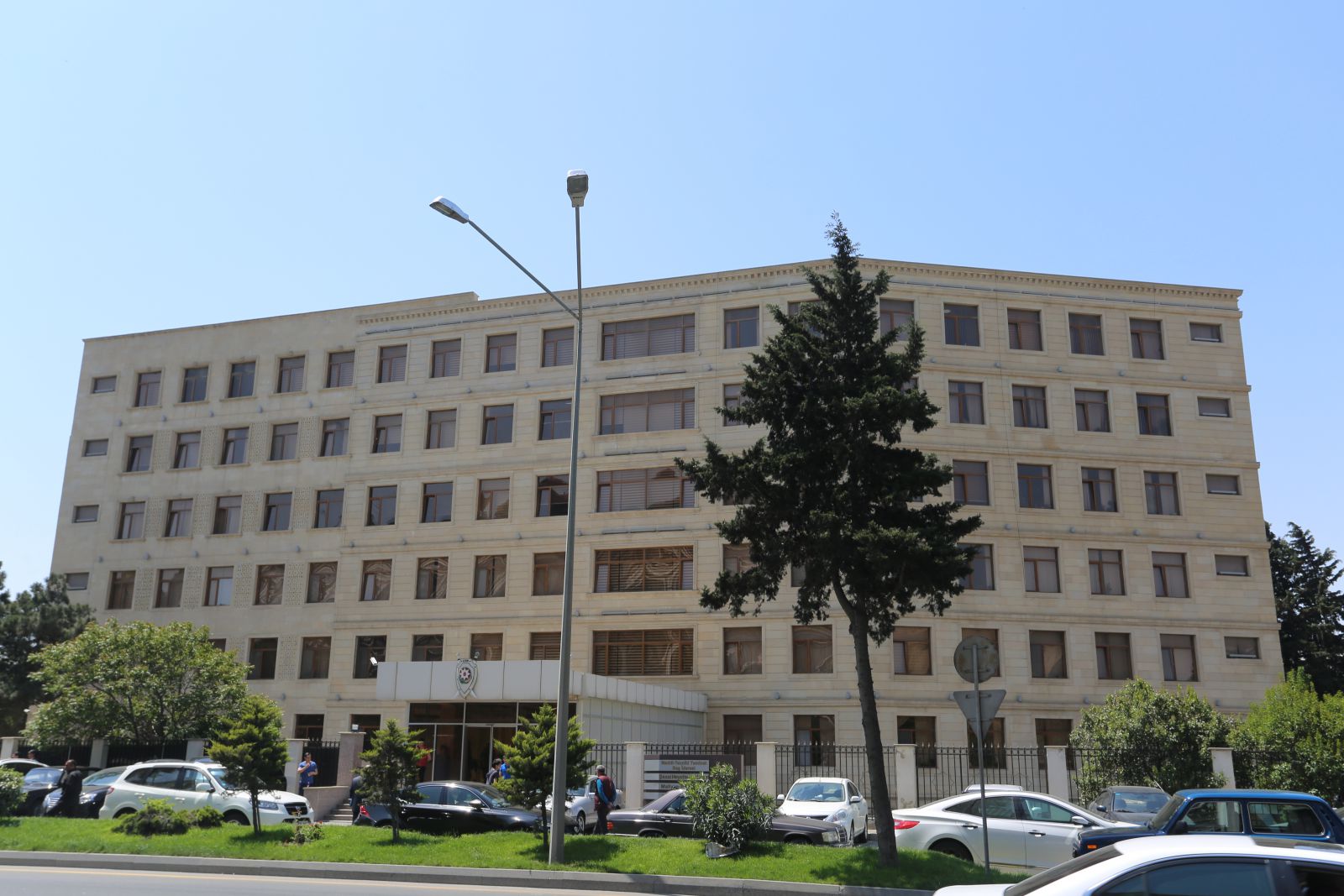 Baş İdarənin rəisi QHT Koalisiyası ilə görüşdü