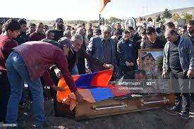 Ermənilər Qarabağda məhv edilən əsgərlərini kütləvi şəkildə dəfn edir - FOTO