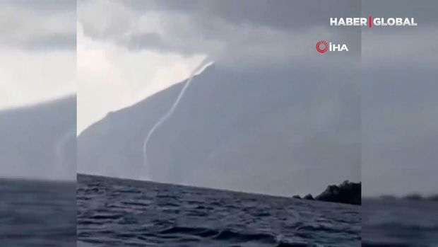 Dənizdə nəhəng burulğanın görüntüləri marağa səbəb oldu - VİDEO