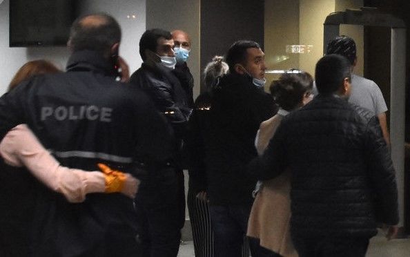 Gürcüstanda polislə insanları girov götürən şəxs qaçdı