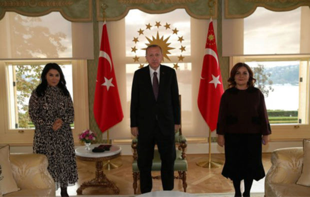 Ərdoğan azərbaycanlı xanımları qəbul etdi