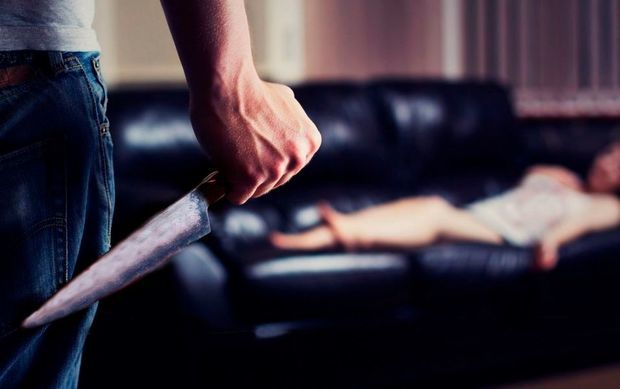 В Баку мужчина убил жену и пытался покончить с собой