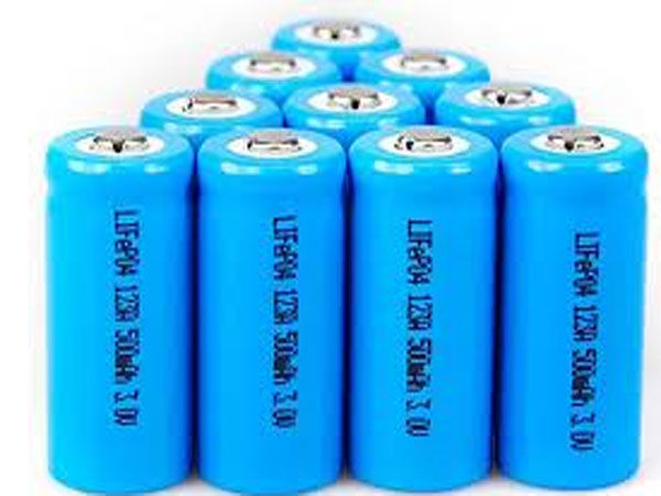 Batareya udan üç yaşlı qız həkim səhlənkarlığından öldü