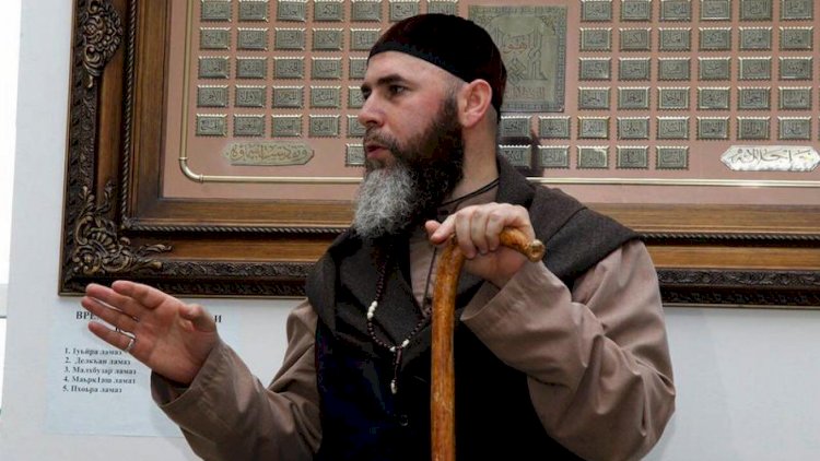 Çeçenistan müftisindən Makrona sərt sözlər: “Bir nömrəli terroçusan”