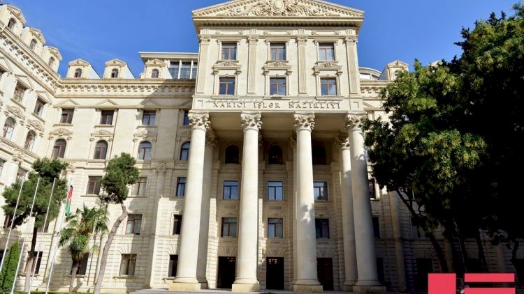 Ermənistan mülki vətəndaşları və jurnalistləri hədəf alır