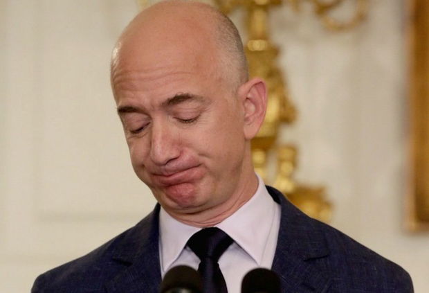 Dünyanın ən zəngin insan bir gündə təqribən yeddi milyard dollar itirdi