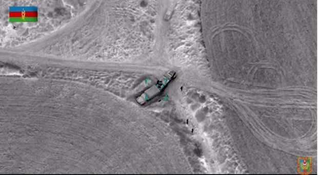 Döyüş sursatı yüklənən düşmənin hərbi yük maşınları partladılıb - FOTO/VİDEO