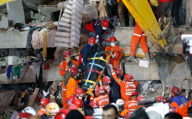 Число жертв землетрясения в Измире достигло 83 - ОБНОВЛЕНО