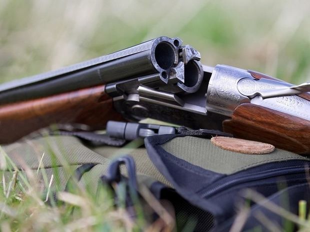 Yevlaxda kişi ehtiyatsızlıqdan bacısı oğlunu güllələdi