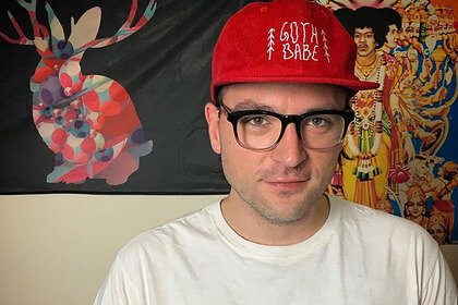 Ruhla sevgili olub qəribə şənliklər keçirdi