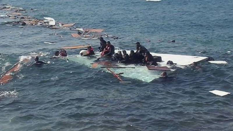 SON DƏQİQƏ: Turistlərlə dolu gəmi batdı (VİDEO)