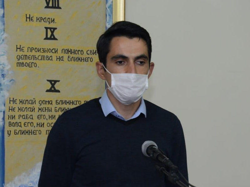 Əsir düşmüş erməni adventist Bakıda kilsədə dua edib - FOTO